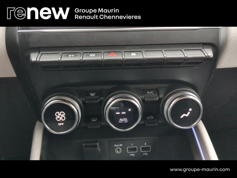 Photo 16 de l’annonce de RENAULT Clio d’occasion à vendre à CHENNEVIÈRES-SUR-MARNE