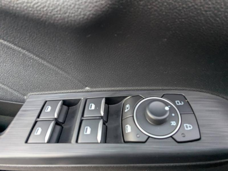 Photo 12 de l’annonce de FORD Kuga d’occasion à vendre à FRÉJUS