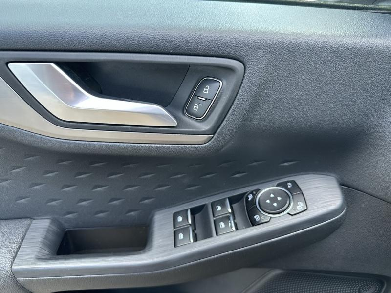 Photo 10 de l’annonce de FORD Kuga d’occasion à vendre à NARBONNE