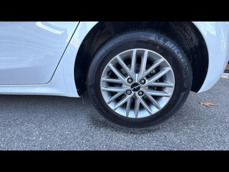 Photo 4 de l’annonce de KIA Rio d’occasion à vendre à AIX-EN-PROVENCE