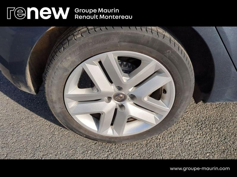 Photo 18 de l’annonce de RENAULT Clio d’occasion à vendre à VARENNES SUR SEINE