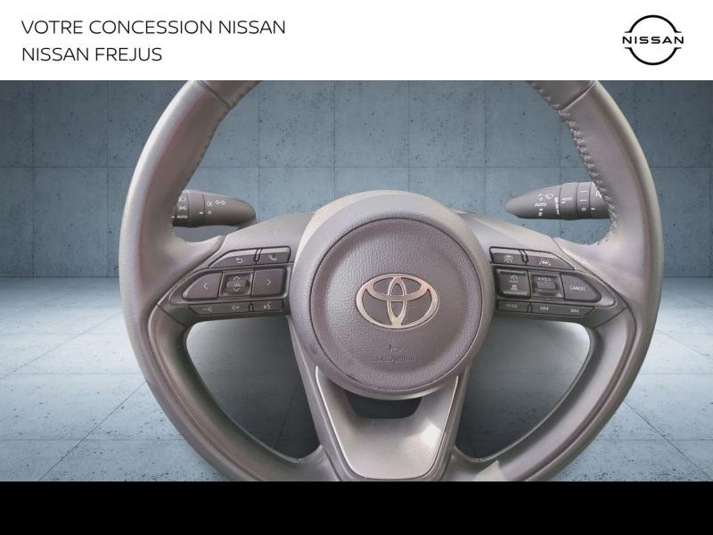 Photo 14 de l’annonce de TOYOTA Yaris d’occasion à vendre à FRÉJUS