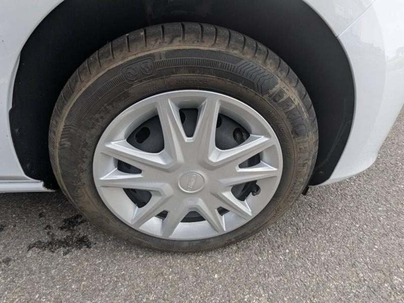 Photo 9 de l’annonce de FORD Fiesta d’occasion à vendre à FRÉJUS