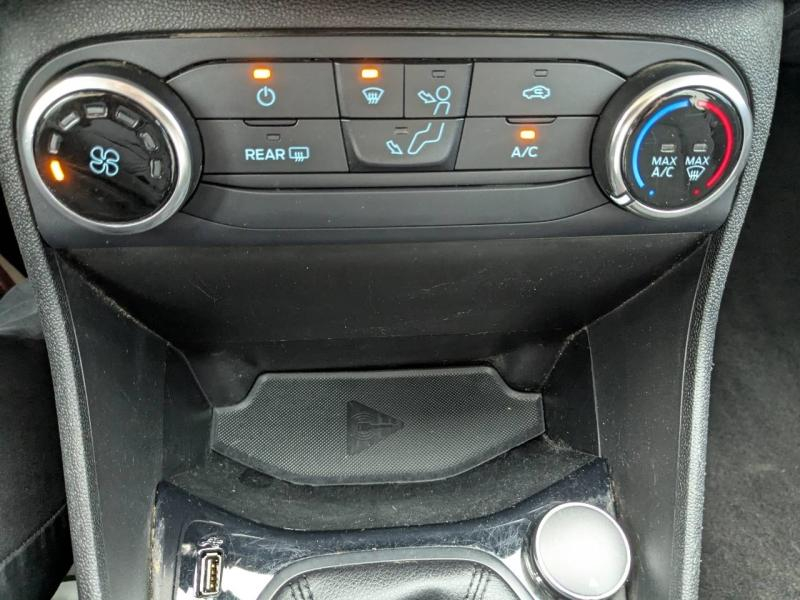 Photo 18 de l’annonce de FORD Fiesta d’occasion à vendre à FRÉJUS