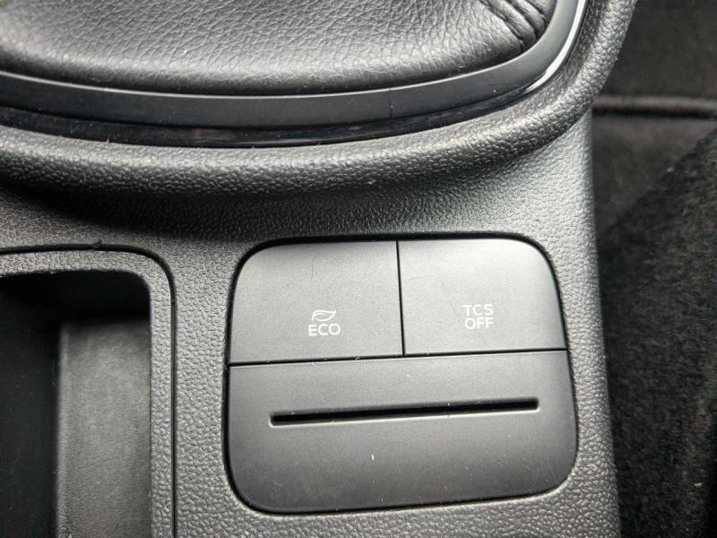 Photo 20 de l’annonce de FORD Fiesta d’occasion à vendre à FRÉJUS