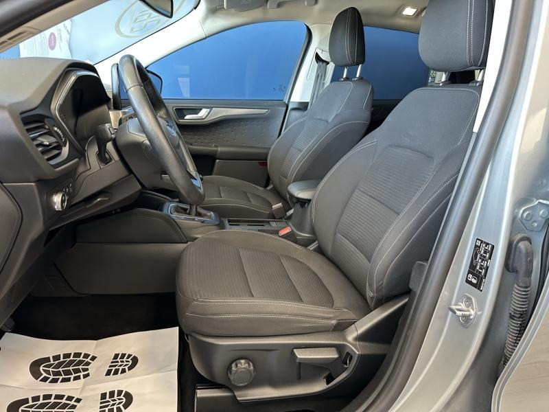 Photo 18 de l’annonce de FORD Kuga d’occasion à vendre à ORANGE