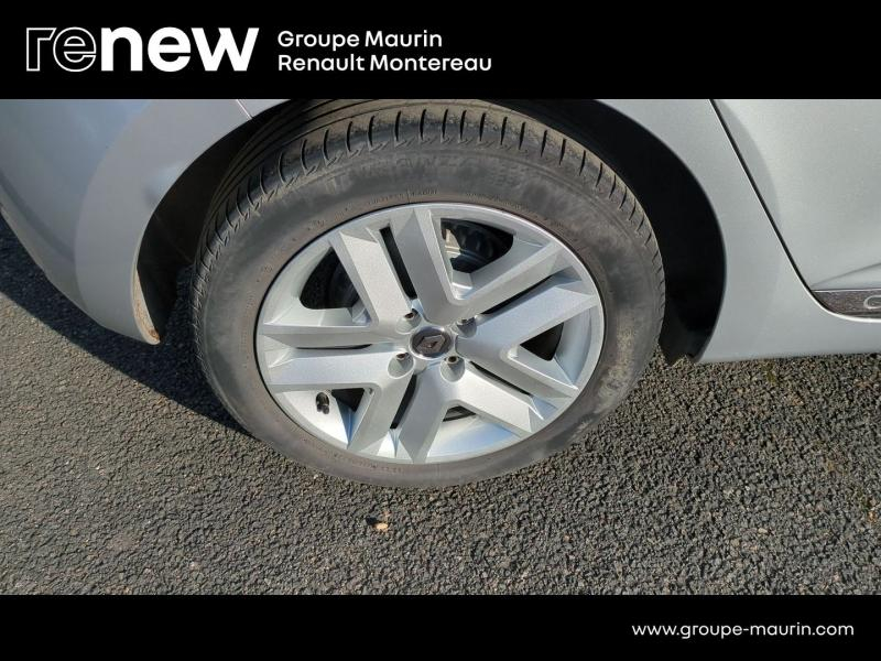 Photo 19 de l’annonce de RENAULT Clio d’occasion à vendre à VARENNES SUR SEINE