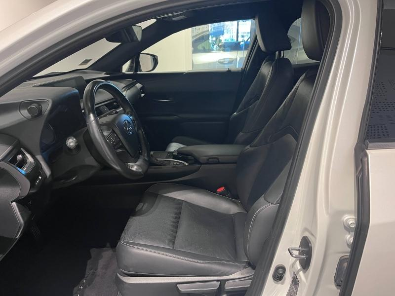 Photo 10 de l’annonce de LEXUS UX d’occasion à vendre à LATTES