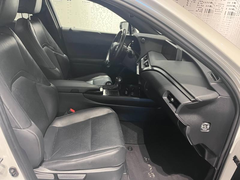 Photo 11 de l’annonce de LEXUS UX d’occasion à vendre à LATTES