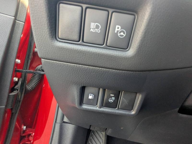 Photo 13 de l’annonce de TOYOTA C-HR d’occasion à vendre à FRÉJUS