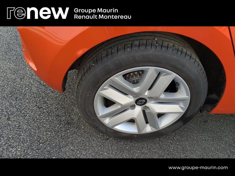 Photo 8 de l’annonce de RENAULT Clio d’occasion à vendre à VARENNES SUR SEINE