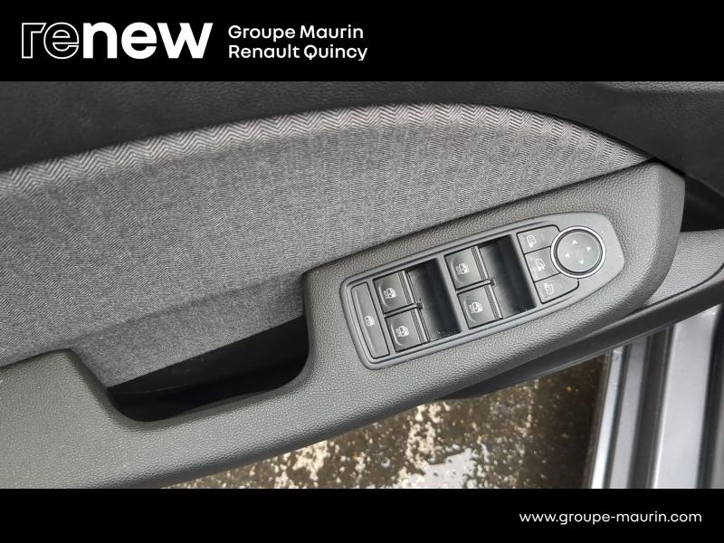 Photo 17 de l’annonce de RENAULT Clio d’occasion à vendre à QUINCY-SOUS-SÉNART