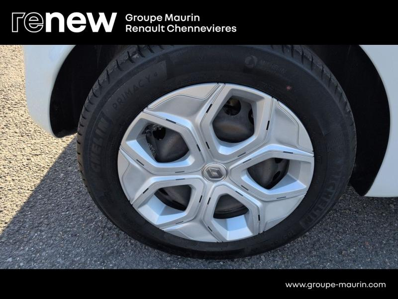 Photo 11 de l’annonce de RENAULT Twingo d’occasion à vendre à CHENNEVIÈRES-SUR-MARNE