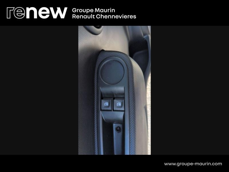 Photo 17 de l’annonce de RENAULT Twingo d’occasion à vendre à CHENNEVIÈRES-SUR-MARNE