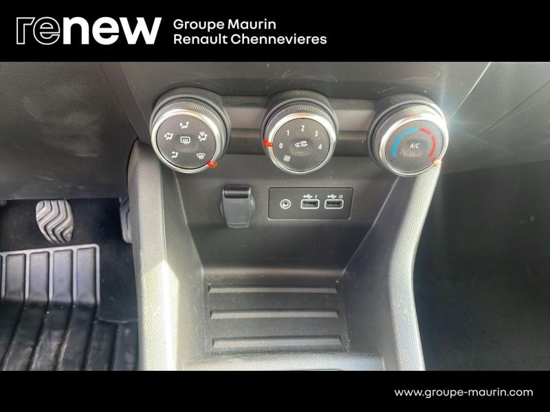 Photo 11 de l’annonce de RENAULT Clio d’occasion à vendre à CHENNEVIÈRES-SUR-MARNE