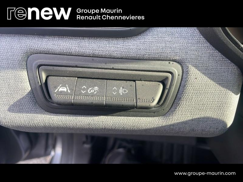 Photo 14 de l’annonce de RENAULT Clio d’occasion à vendre à CHENNEVIÈRES-SUR-MARNE