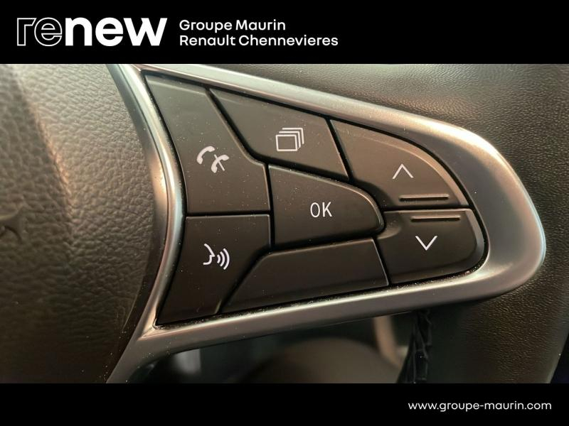 Photo 17 de l’annonce de RENAULT Clio d’occasion à vendre à CHENNEVIÈRES-SUR-MARNE