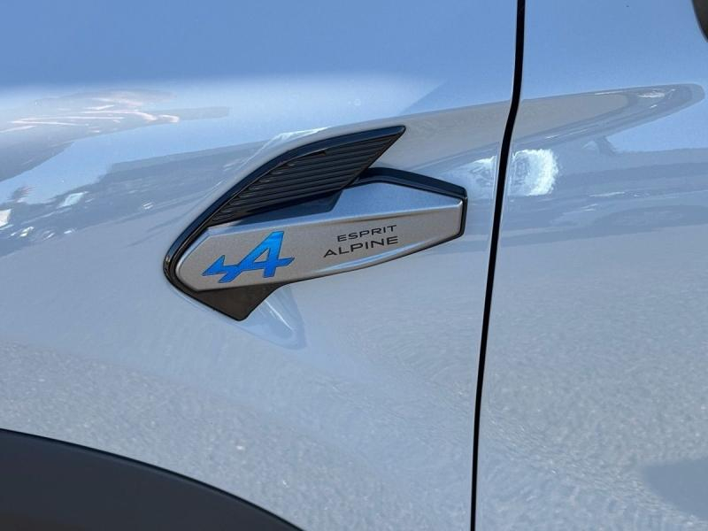 Photo 10 de l’annonce de RENAULT  d’occasion à vendre à CHENNEVIÈRES-SUR-MARNE