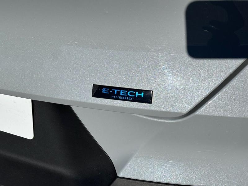 Photo 12 de l’annonce de RENAULT  d’occasion à vendre à CHENNEVIÈRES-SUR-MARNE