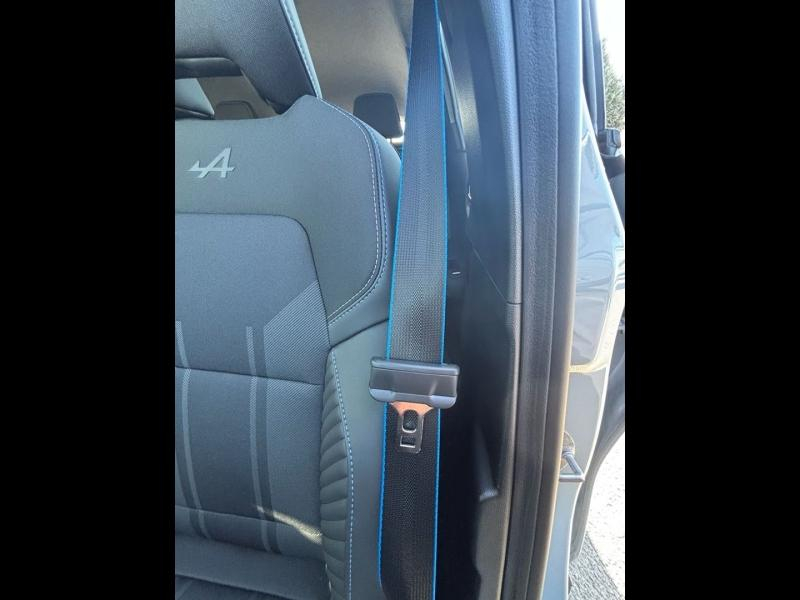 Photo 16 de l’annonce de RENAULT  d’occasion à vendre à CHENNEVIÈRES-SUR-MARNE