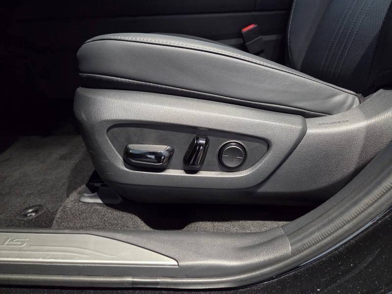 Photo 12 de l’annonce de LEXUS NX d’occasion à vendre à AUBIÈRE