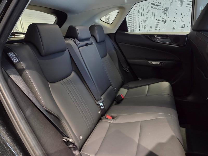 Photo 15 de l’annonce de LEXUS NX d’occasion à vendre à AUBIÈRE