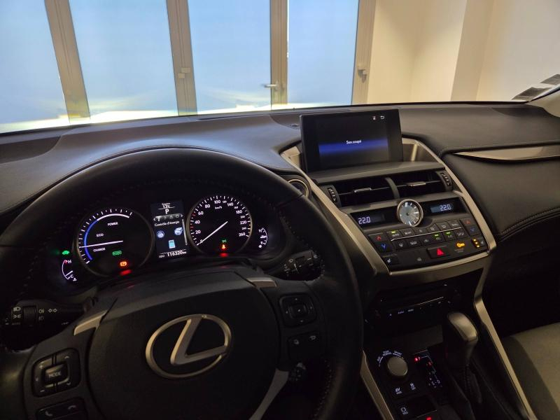 Photo 4 de l’annonce de LEXUS NX d’occasion à vendre à AUBIÈRE