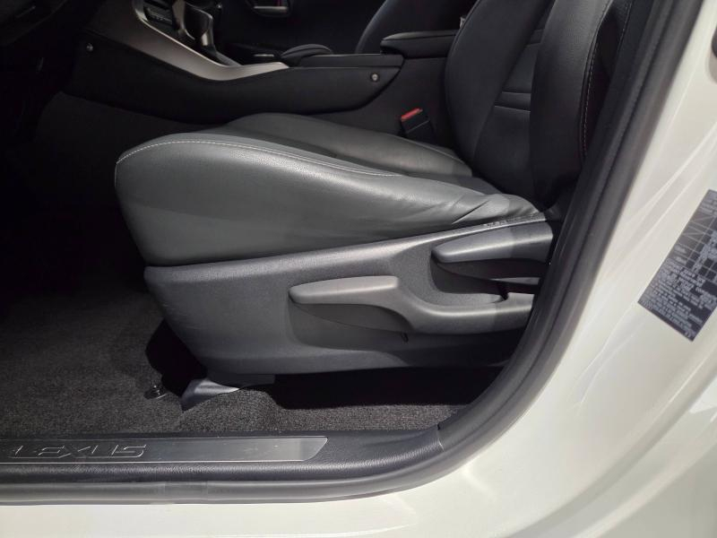 Photo 11 de l’annonce de LEXUS NX d’occasion à vendre à AUBIÈRE