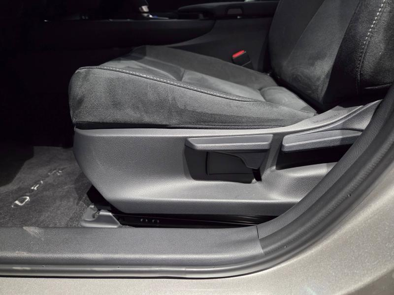 Photo 13 de l’annonce de LEXUS UX d’occasion à vendre à AUBIÈRE