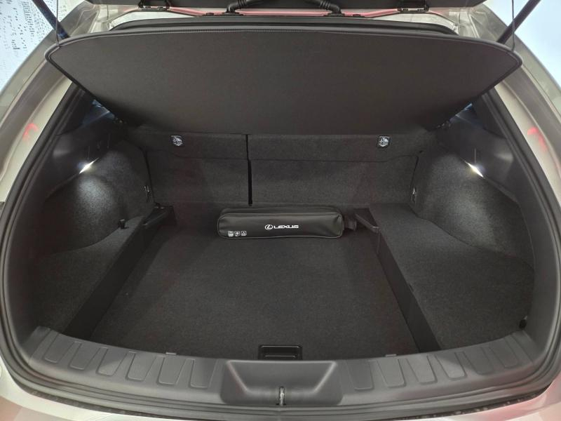 Photo 16 de l’annonce de LEXUS UX d’occasion à vendre à AUBIÈRE