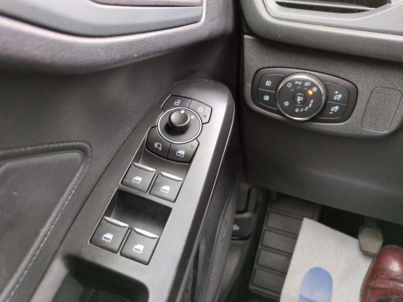 Photo 10 de l’annonce de FORD Focus Active d’occasion à vendre à NÎMES