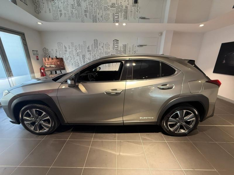 Photo 8 de l’annonce de LEXUS UX d’occasion à vendre à MONTFAVET