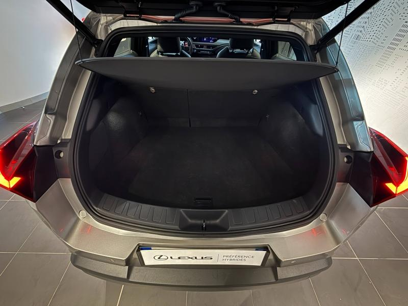 Photo 10 de l’annonce de LEXUS UX d’occasion à vendre à MONTFAVET