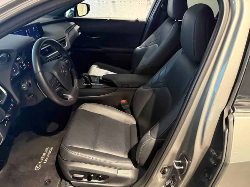 Photo 12 de l’annonce de LEXUS UX d’occasion à vendre à MONTFAVET