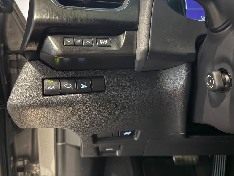 Photo 17 de l’annonce de LEXUS UX d’occasion à vendre à MONTFAVET