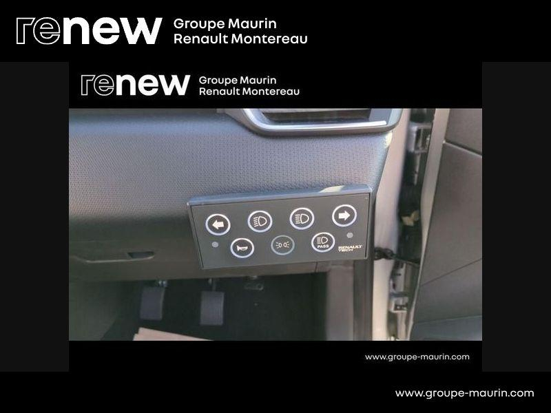 Photo 20 de l’annonce de RENAULT Clio d’occasion à vendre à VARENNES SUR SEINE