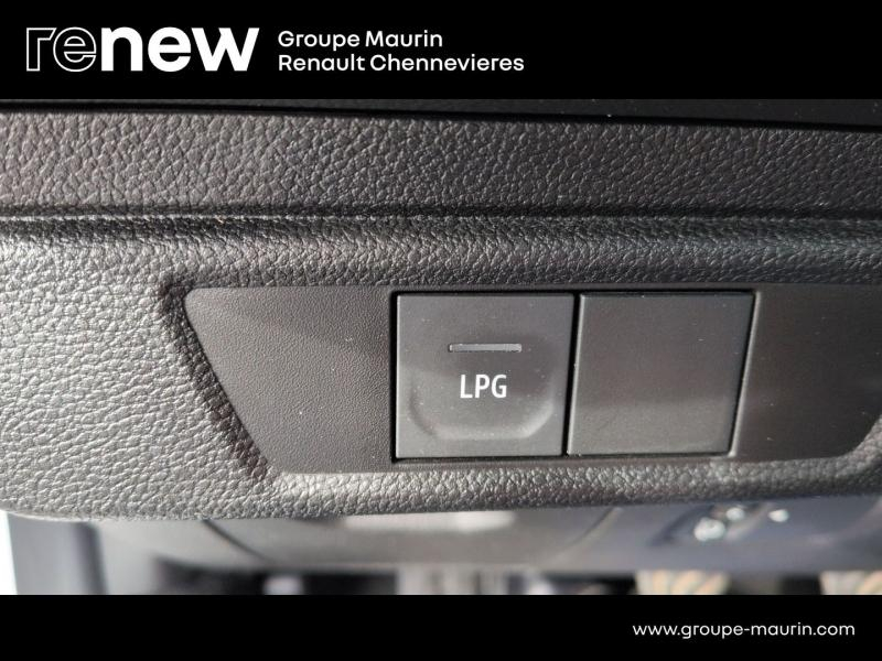 Photo 20 de l’annonce de DACIA Sandero d’occasion à vendre à CHENNEVIÈRES-SUR-MARNE