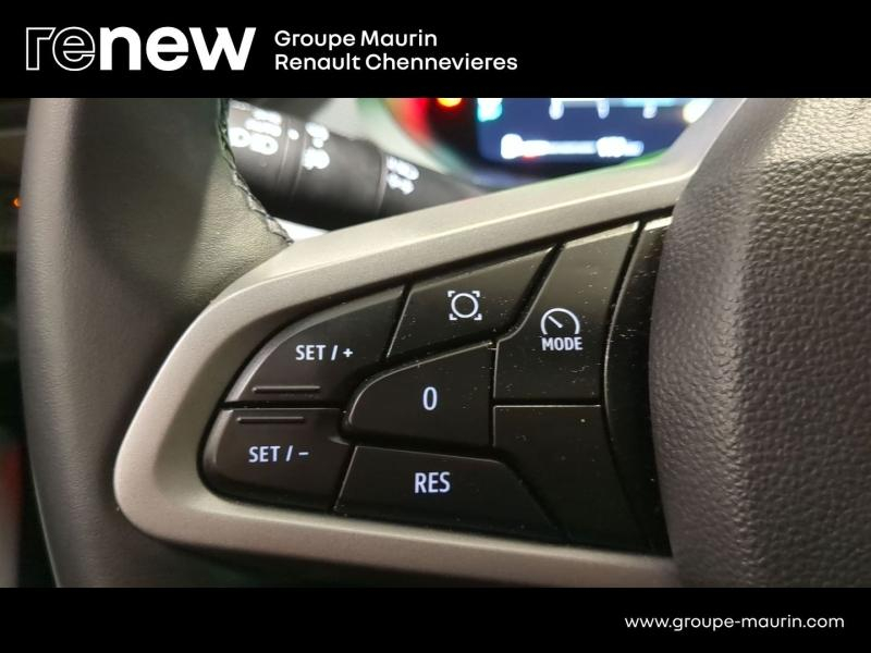 Photo 15 de l’annonce de DACIA  d’occasion à vendre à CHENNEVIÈRES-SUR-MARNE