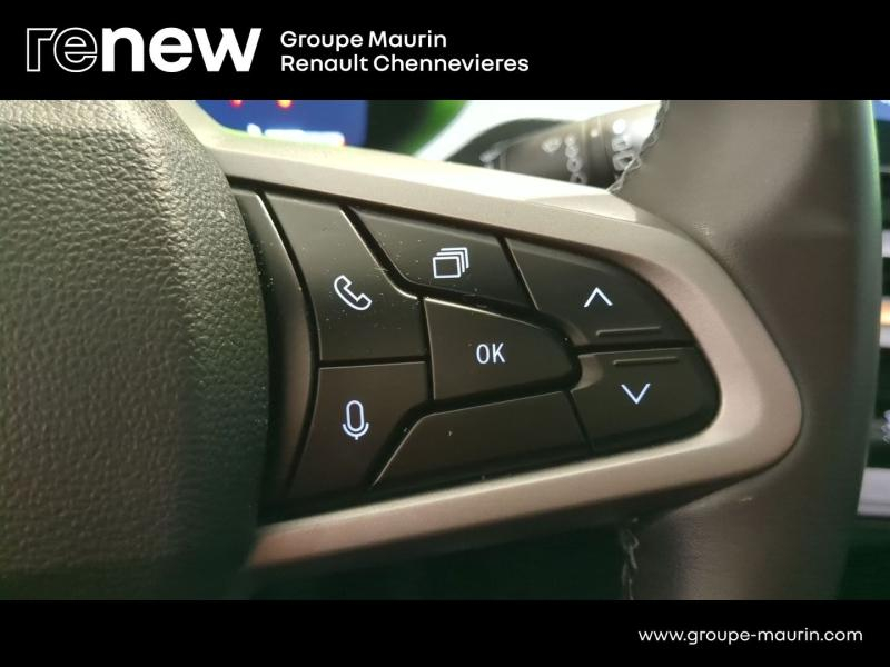 Photo 16 de l’annonce de DACIA  d’occasion à vendre à CHENNEVIÈRES-SUR-MARNE