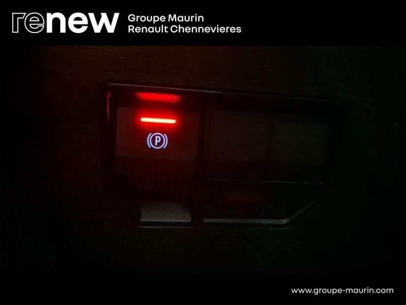 Photo 20 de l’annonce de DACIA  d’occasion à vendre à CHENNEVIÈRES-SUR-MARNE