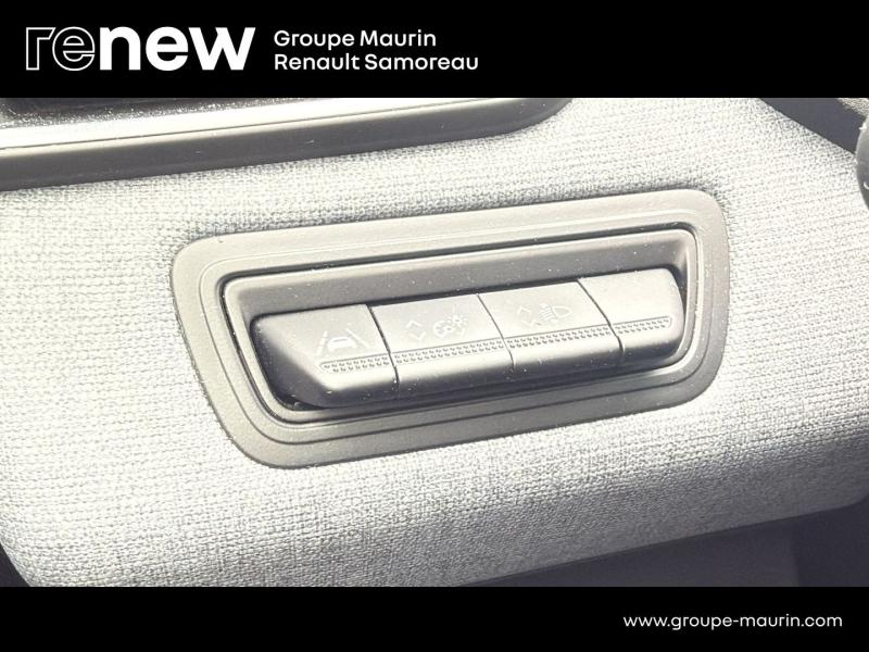 Photo 17 de l’annonce de RENAULT Clio d’occasion à vendre à SAMOREAU