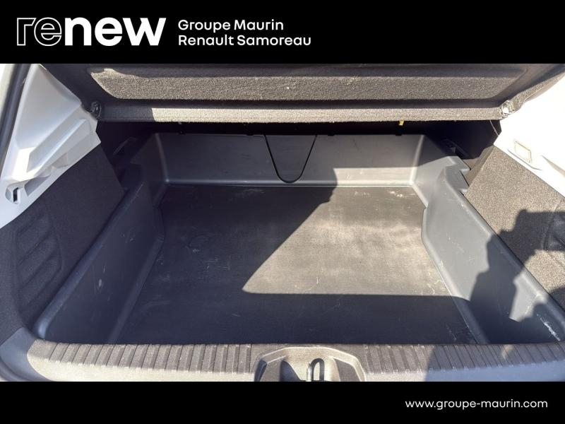 Photo 9 de l’annonce de RENAULT Clio d’occasion à vendre à SAMOREAU