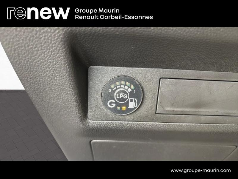 Photo 19 de l’annonce de RENAULT Captur d’occasion à vendre à QUINCY-SOUS-SÉNART