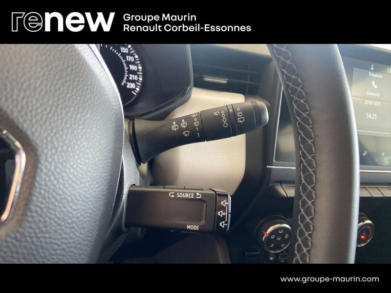 Photo 13 de l’annonce de RENAULT Clio d’occasion à vendre à CORBEIL-ESSONNES