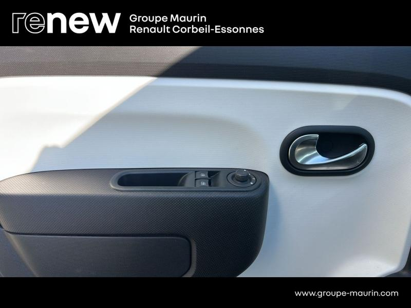 Photo 15 de l’annonce de RENAULT Twingo d’occasion à vendre à CORBEIL-ESSONNES