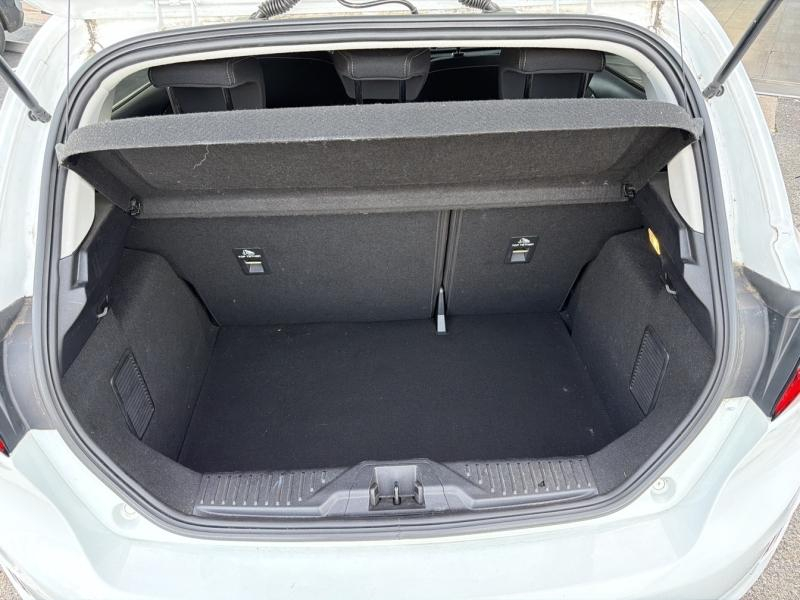 Photo 9 de l’annonce de FORD Fiesta d’occasion à vendre à VITROLLES