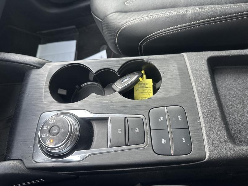 Photo 18 de l’annonce de FORD Kuga d’occasion à vendre à MARTIGUES