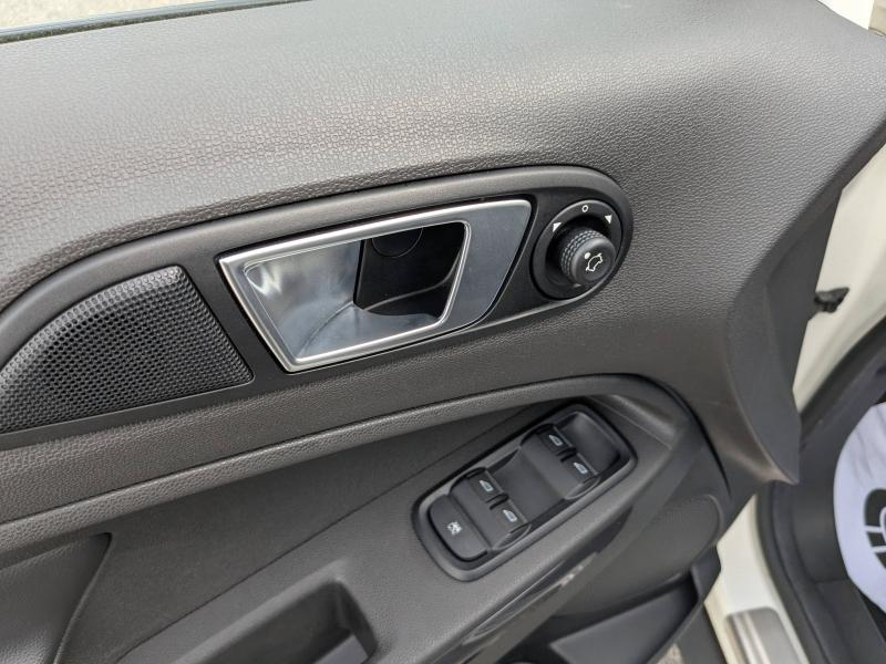 Photo 9 de l’annonce de FORD EcoSport d’occasion à vendre à LA VALETTE