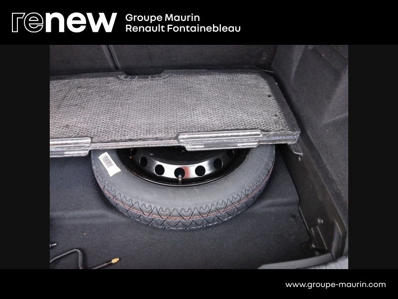 Photo 16 de l’annonce de RENAULT  d’occasion à vendre à SAMOREAU