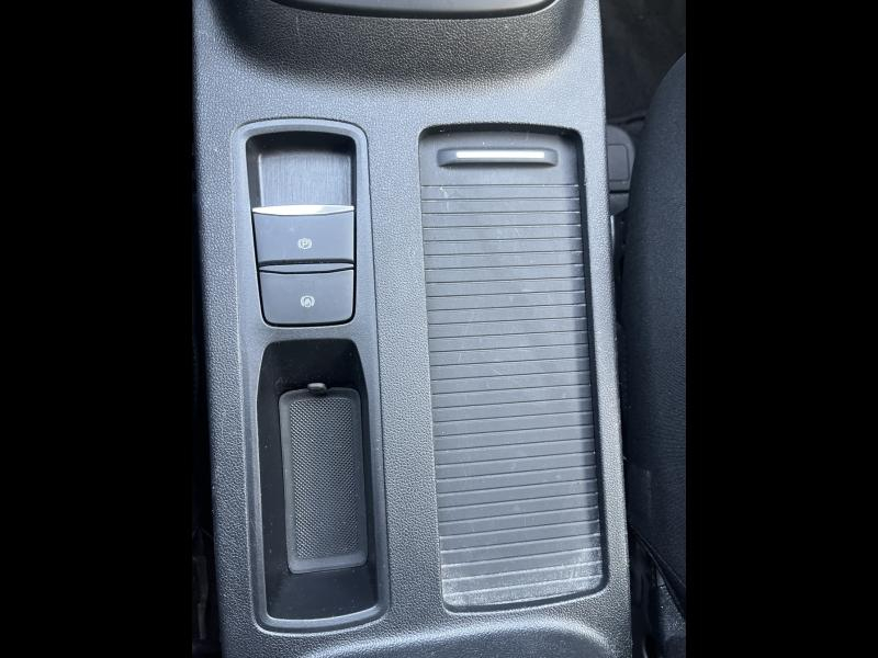 Photo 12 de l’annonce de FORD Kuga d’occasion à vendre à BRIGNOLES